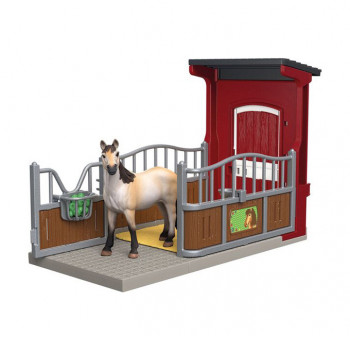 Ponybox mit Mustang Stute           